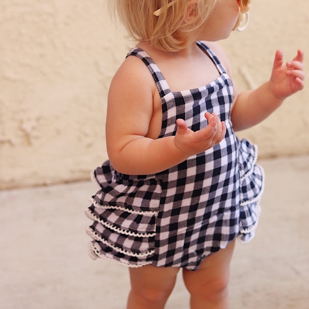 Angel Dear Ruffle Sunsuit Snap Closure 100% Cotton Muslin Girl’s 18-24M Gingham